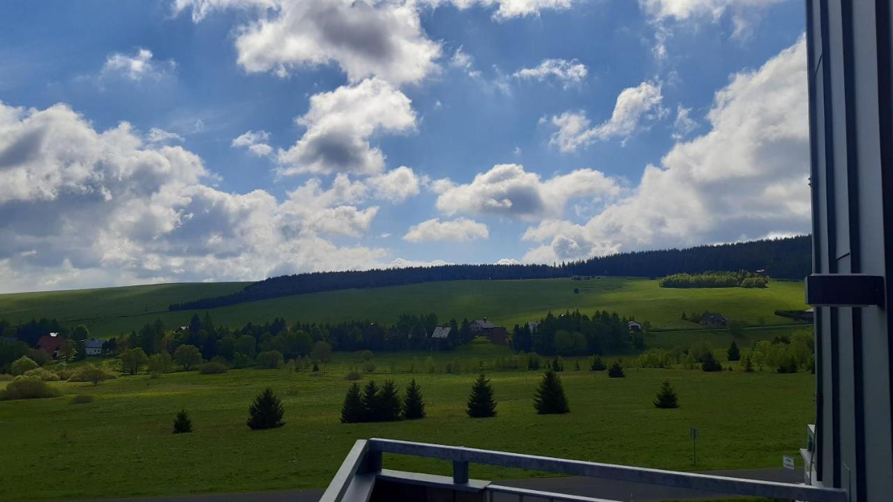 Mezonetovy Apartman Se Dvema Balkony A Vyhledem Loucná pod Klínovcem Exterior foto