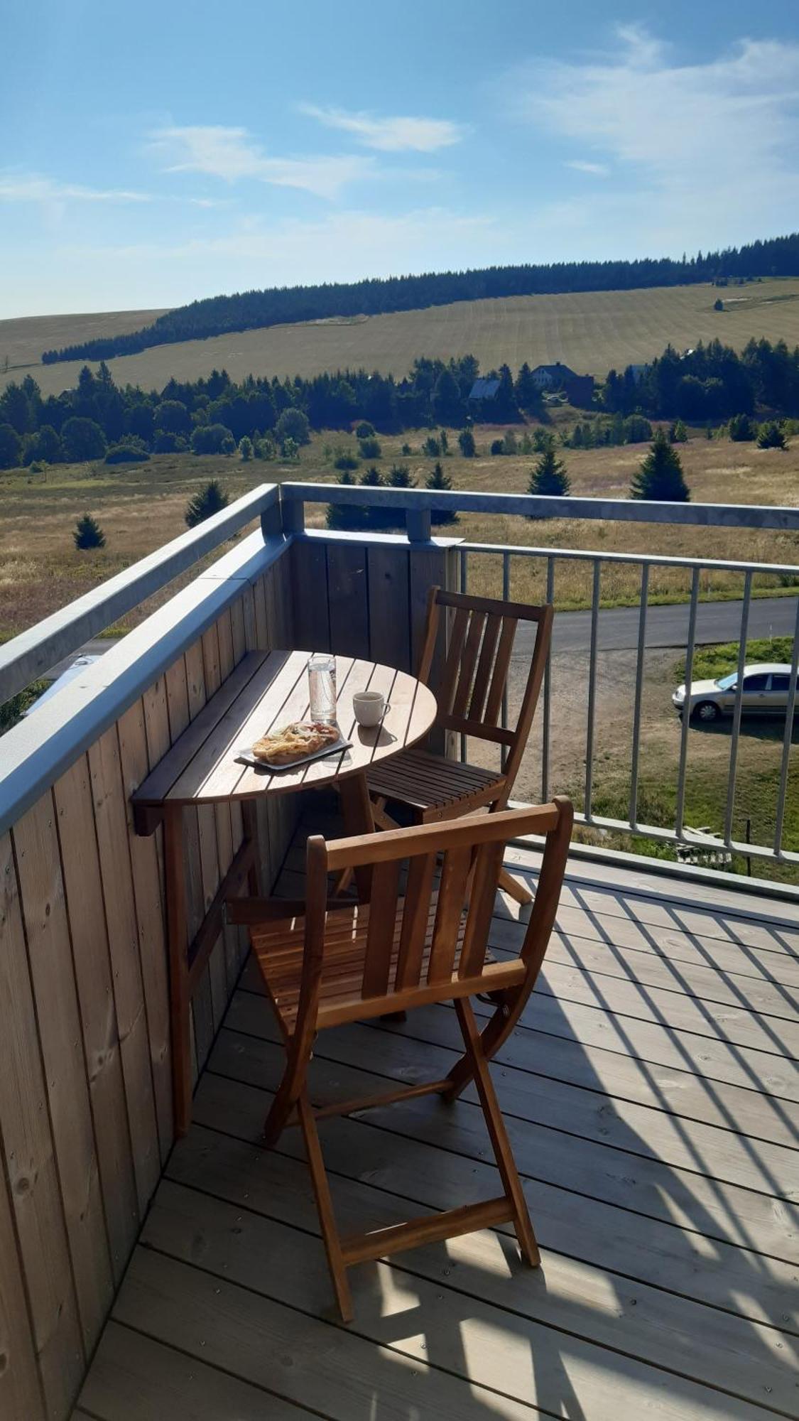 Mezonetovy Apartman Se Dvema Balkony A Vyhledem Loucná pod Klínovcem Exterior foto