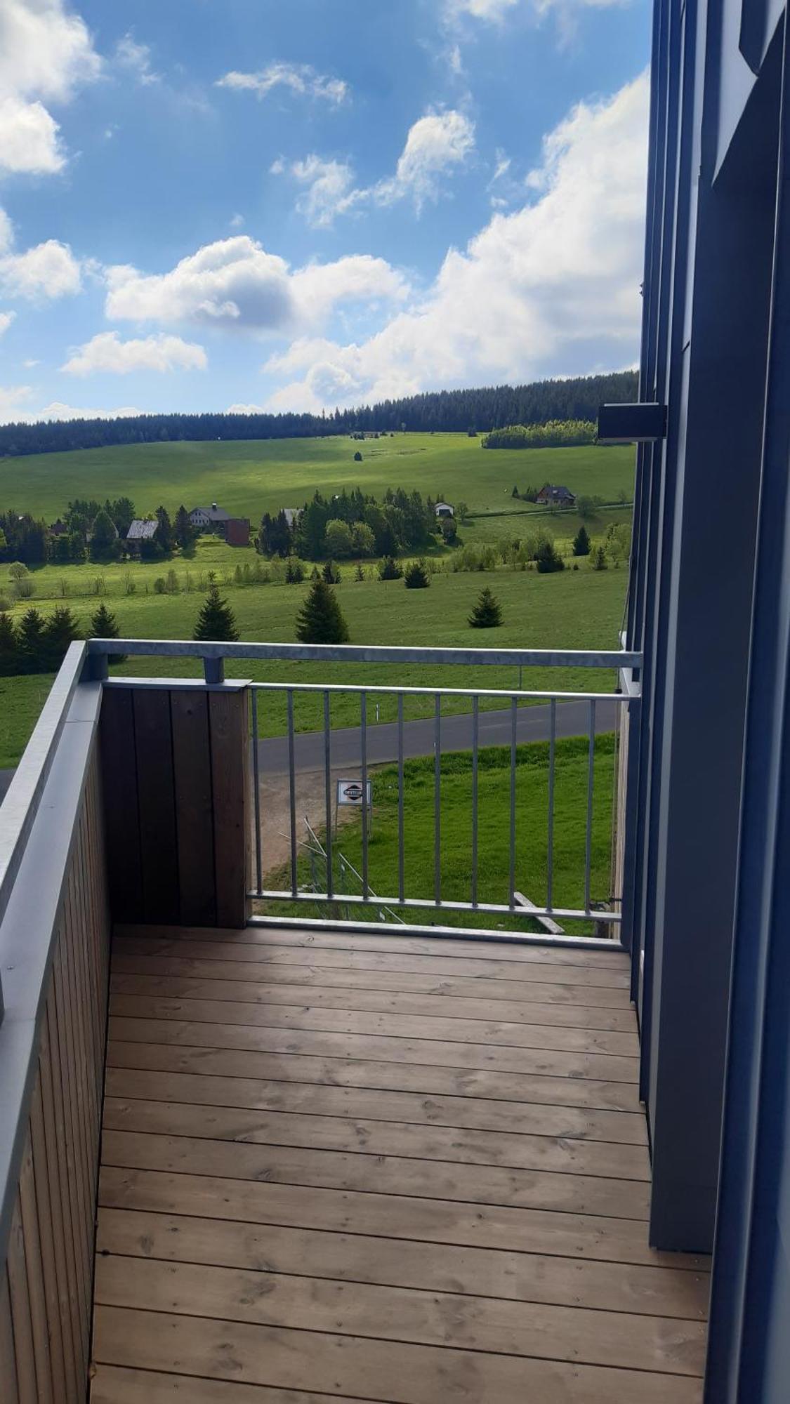 Mezonetovy Apartman Se Dvema Balkony A Vyhledem Loucná pod Klínovcem Exterior foto